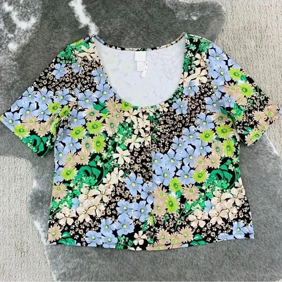 NWT Floral Scoop Neck Top - Picture 2 of 11